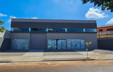 Galpão/Depósito/Armazém para alugar, 434m² no Messiânico, Londrina