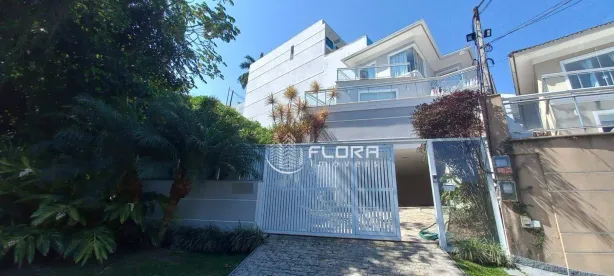 Casa com 4 Quartos à venda, 180m² no Camboinhas, Niterói