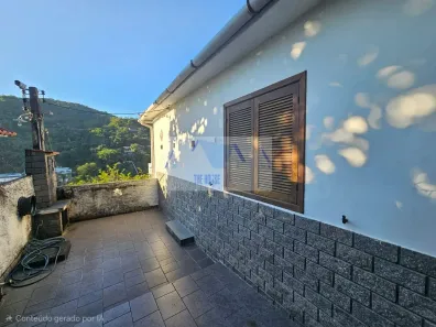 Casa com 2 Quartos para alugar, 150m² no Santa Rosa, Niterói