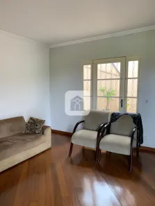 Casa com 3 Quartos para alugar, 233m² no Cidade Jardim, Uberlândia