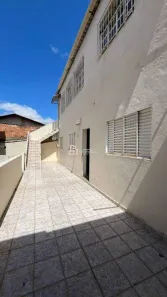 Casa com 2 Quartos para alugar, 75m² no Tijuca, Contagem