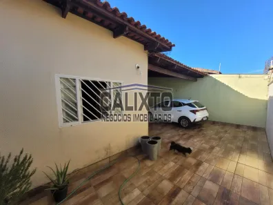Casa com 3 Quartos à venda, 139m² no Santa Rosa, Uberlândia