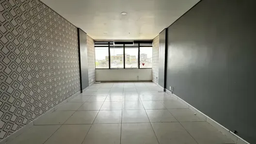 Sala Comercial à venda, 33m² no São Geraldo, Porto Alegre
