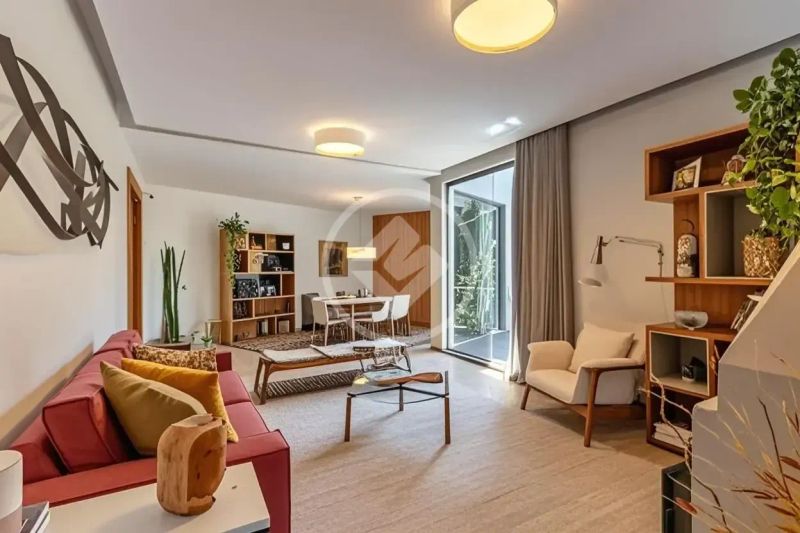 Casa com 4 quartos — Santa Lúcia, Belo Horizonte