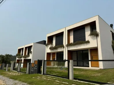 Sobrado com 2 Quartos à venda, 94m² no Areias de Macacu, Garopaba
