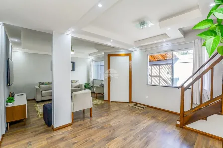 Sobrado com 4 Quartos à venda, 200m² no Sítio Cercado, Curitiba