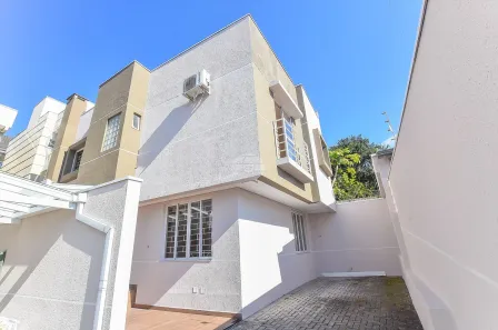 Sobrado com 3 Quartos à venda, 137m² no Uberaba, Curitiba