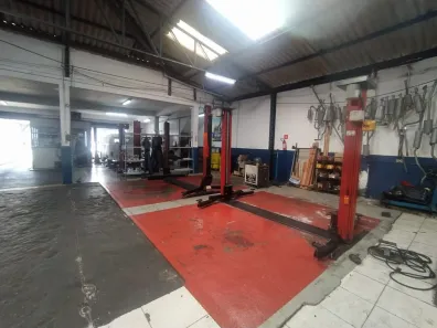 Ponto Comercial à venda, 400m² no Boqueirão, Curitiba