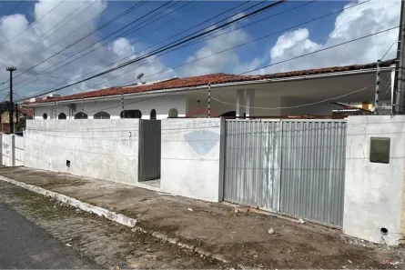 Casa com 4 Quartos à venda, 447m² no Gruta de Lourdes, Maceió