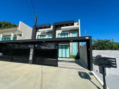 Sobrado com 3 Quartos à venda, 148m² no Santa Terezinha, Pontal do Paraná