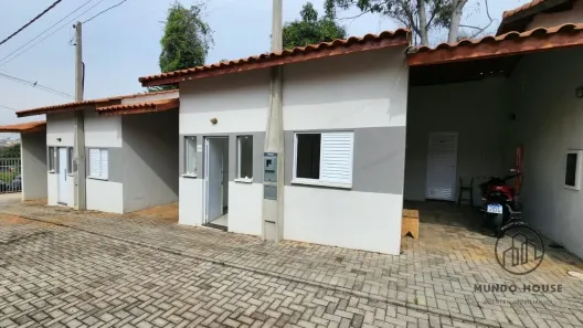 Casa de Condomínio com 2 Quartos para alugar, 56m² no Caguassu, Sorocaba