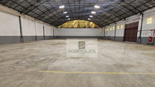 Galpão/Depósito/Armazém para alugar, 1975m² no Conceição, Diadema