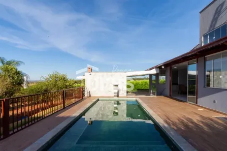 Fazenda/Sítio com 4 Quartos à venda, 242m² no Residencial California, Santo Antônio de Goiás
