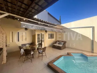Casa com 3 Quartos à venda, 200m² no Residencial Gramado, Uberlândia