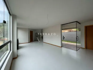 Casa de Condomínio com 3 Quartos à venda, 162m² no Vargem Grande, Teresópolis