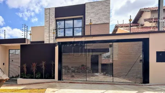 Sobrado com 3 Quartos à venda, 226m² no Universitário, Londrina