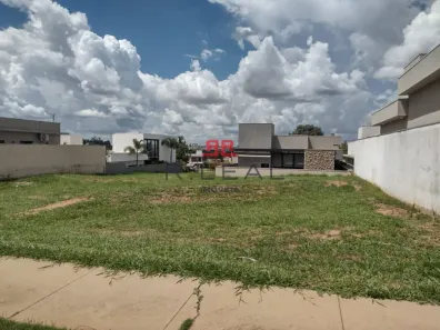 Lote/Terreno à venda, 371m² no Samambaia Parque Residencial, Bauru