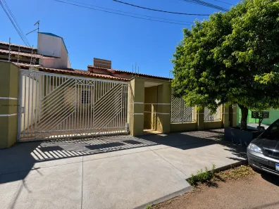 Casa com 3 Quartos à venda, 325m² no Santa Mônica, Londrina