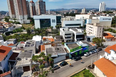 Sobrado com 4 Quartos à venda, 354m² no Anhangabaú, Jundiaí