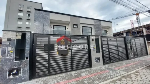 Sobrado com 3 Quartos à venda, 170m² no Morretes, Itapema