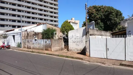 Lote/Terreno à venda, 588m² no Santa Mônica, Uberlândia