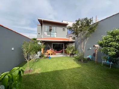 Sobrado com 3 Quartos à venda, 161m² no Centro, Guararema
