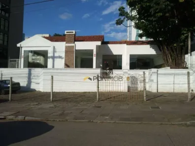 Imóvel Comercial com 3 Quartos para alugar, 600m² no Auxiliadora, Porto Alegre