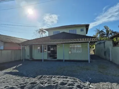 Casa com 6 Quartos à venda, 250m² no Vila Nova, Joinville