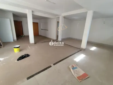 Ponto Comercial para alugar, 264m² no Brasil, Uberlândia