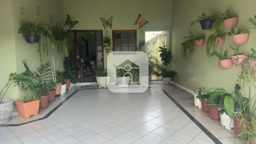 Casa com 4 Quartos à venda, 180m² no Santa Helena, Araguari