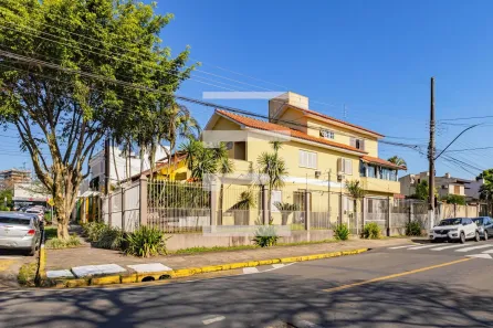 Sobrado com 3 Quartos à venda, 300m² no Dom Feliciano, Gravataí
