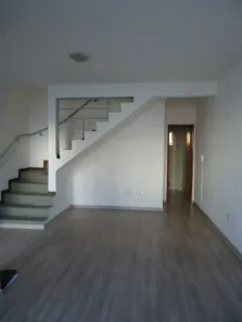 Casa com 3 Quartos para alugar, 77m² no Camargos, Belo Horizonte