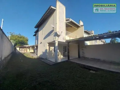Casa com 4 Quartos para alugar, 288m² no Lagoa Redonda, Fortaleza