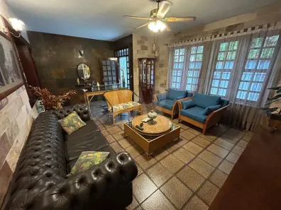 Casa com 4 Quartos à venda, 210m² no Itapoã, Belo Horizonte