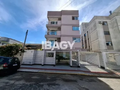 Apartamento com 3 Quartos para alugar, 90m² no Pagani, Palhoça