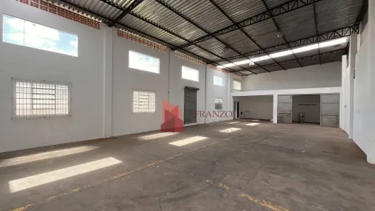 Galpão/Depósito/Armazém para alugar, 275m² no São Judas, Itajaí