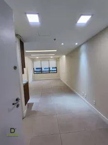 Sala Comercial para alugar, 30m² no Del Castilho, Rio de Janeiro