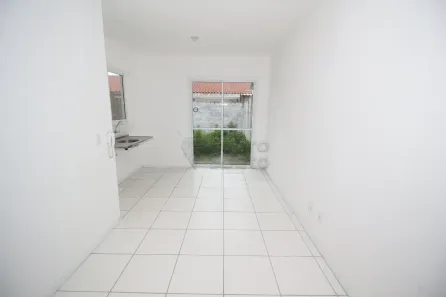 Casa de Condomínio com 2 Quartos para alugar, 44m² no Areal, Pelotas