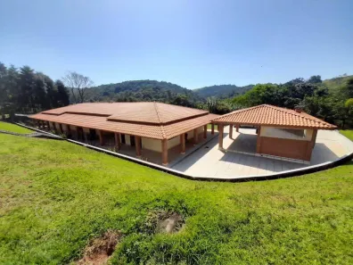 Fazenda/Sítio com 4 Quartos à venda, 440m² no Freguesia da Escada, Guararema