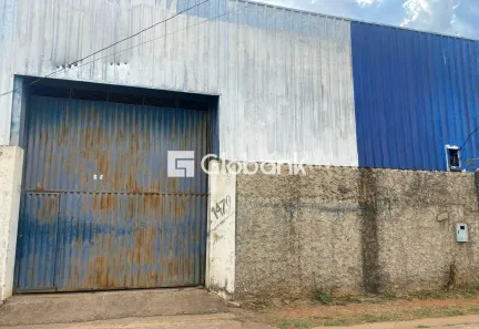 Galpão/Depósito/Armazém para alugar, 300m² no Alice Maia, Montes Claros