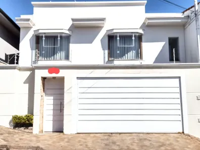 Sobrado com 3 Quartos à venda, 300m² no São Joaquim, Franca