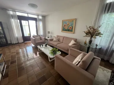 Casa com 4 Quartos à venda, 300m² no Ponta Verde, Maceió