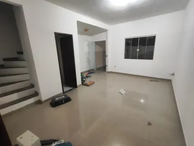 Casa com 2 Quartos para alugar, 90m² no Ajuda de Baixo, Macaé