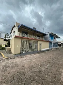 Sobrado com 4 Quartos à venda, 222m² no Coqueiro, Ananindeua