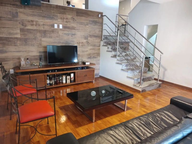 Casa com 6 quartos — Carlos Prates, Belo Horizonte