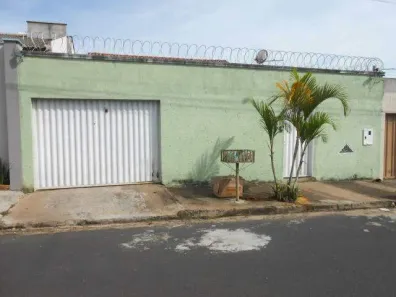 Casa com 2 Quartos à venda, 105m² no Jardim Europa, Uberlândia