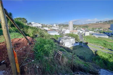 Lote/Terreno à venda, 355m² no Santos Dumont, Juiz de Fora