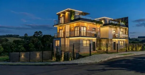 Sobrado com 3 Quartos à venda, 203m² no Campo Comprido, Curitiba