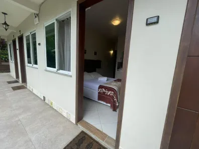 Apartamento com 1 Quarto para alugar, 32m² no Barra da Lagoa, Florianópolis