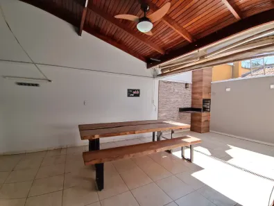 Casa de Condomínio com 3 Quartos à venda, 196m² no Jardim Europa, Goiânia